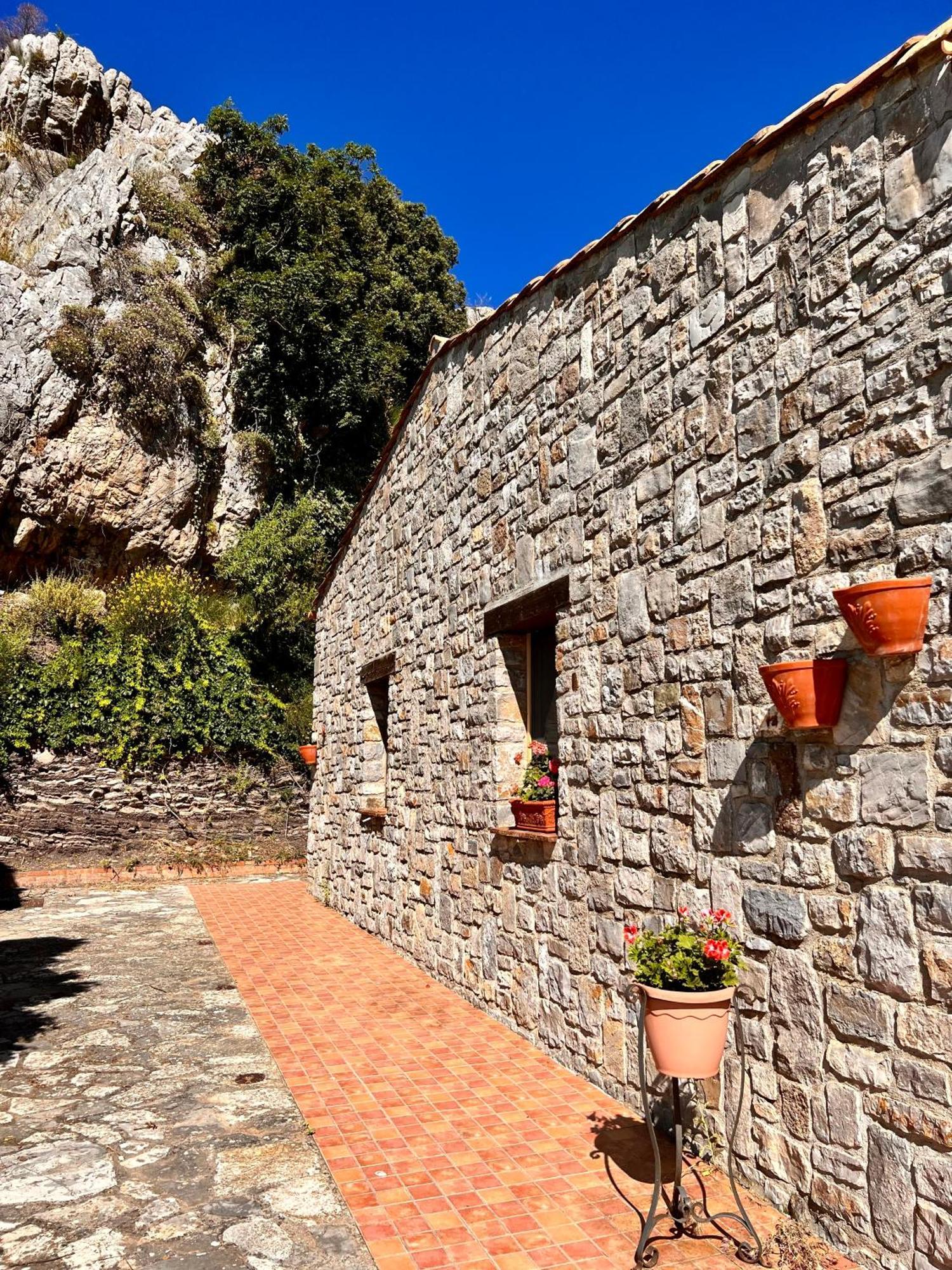 Mandra Chiusilla Villa Collesano Eksteriør billede